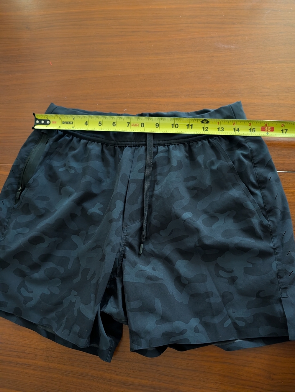 Ten Thousand Shorts Men’s Medium Camo Black Gray The Interval Lined Gym 5 Inseam - Picture 3 of 7